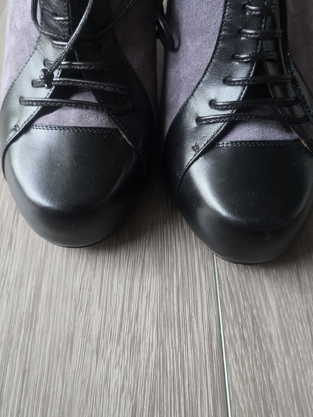 Tabitha Simmons Wedge Heel Grey Suede Black Leather Lace Up US 10 Fall Booties - Picture 10 of 15